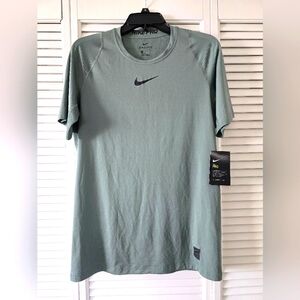 Brand New Nike Pro Dri-FIT Tee Light Olive Green T-Shirt Size Medium Mens